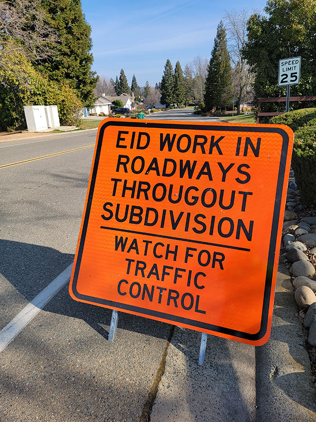 Road Sign EID Crews Working-in Roadway  - Watch for Traffic Control